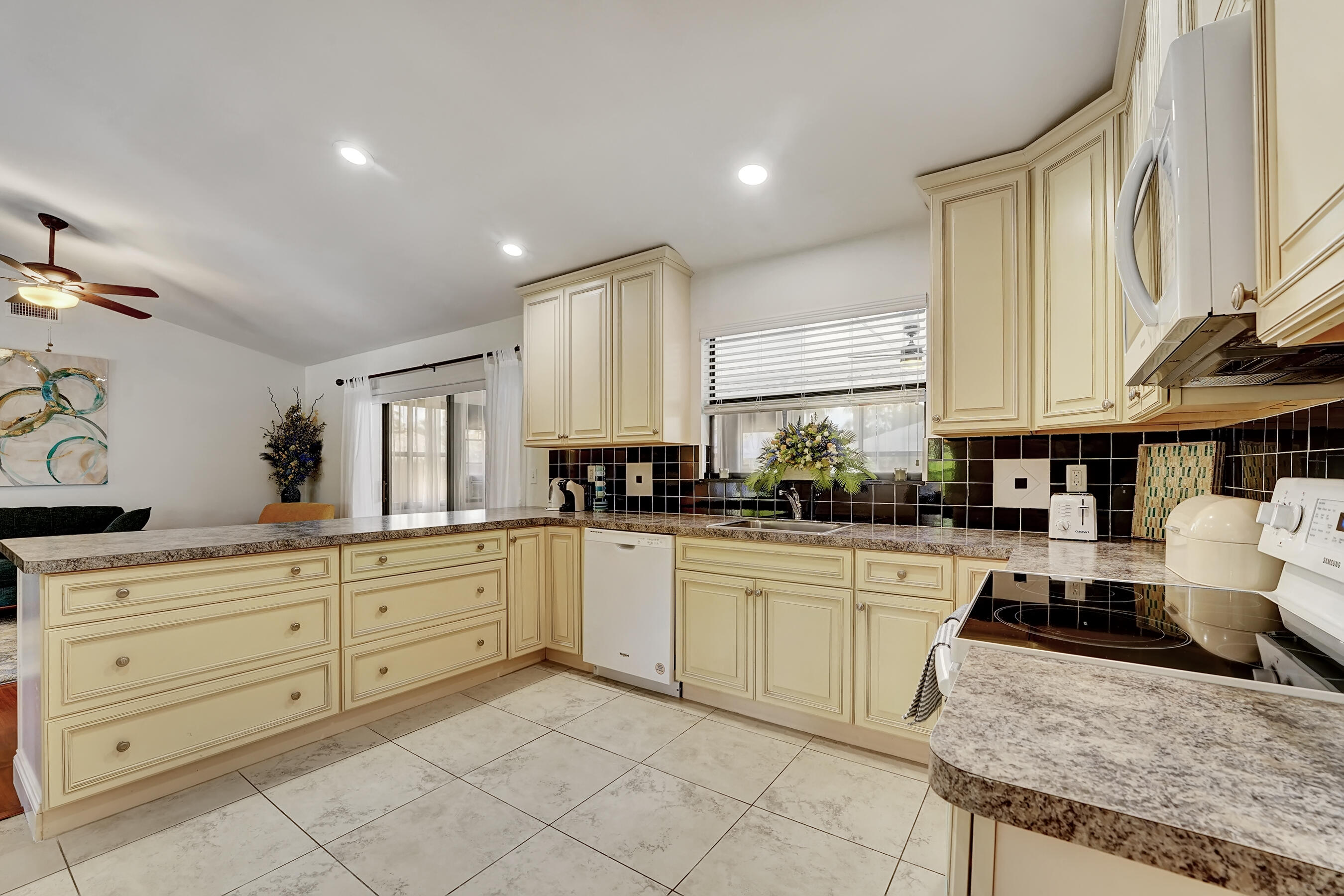 SUGAR POND MANOR OF WELLINGTON - Residential