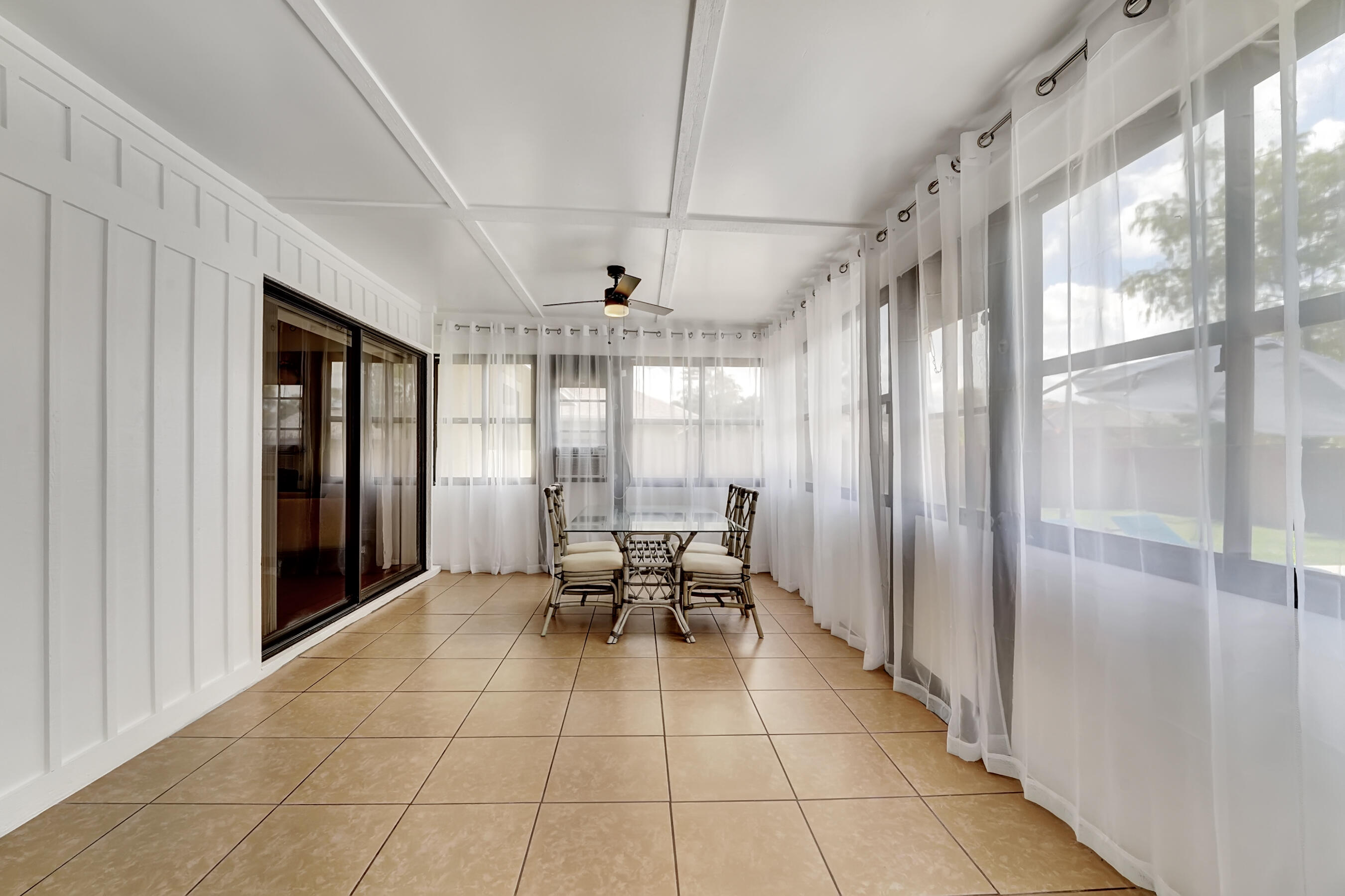 SUGAR POND MANOR OF WELLINGTON - Residential