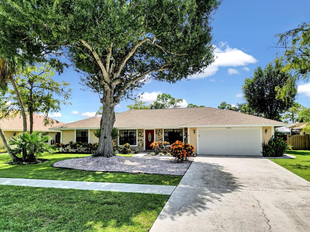 Photo of 14608 Paddock Drive, Wellington, FL 33414 (MLS # B26035220)