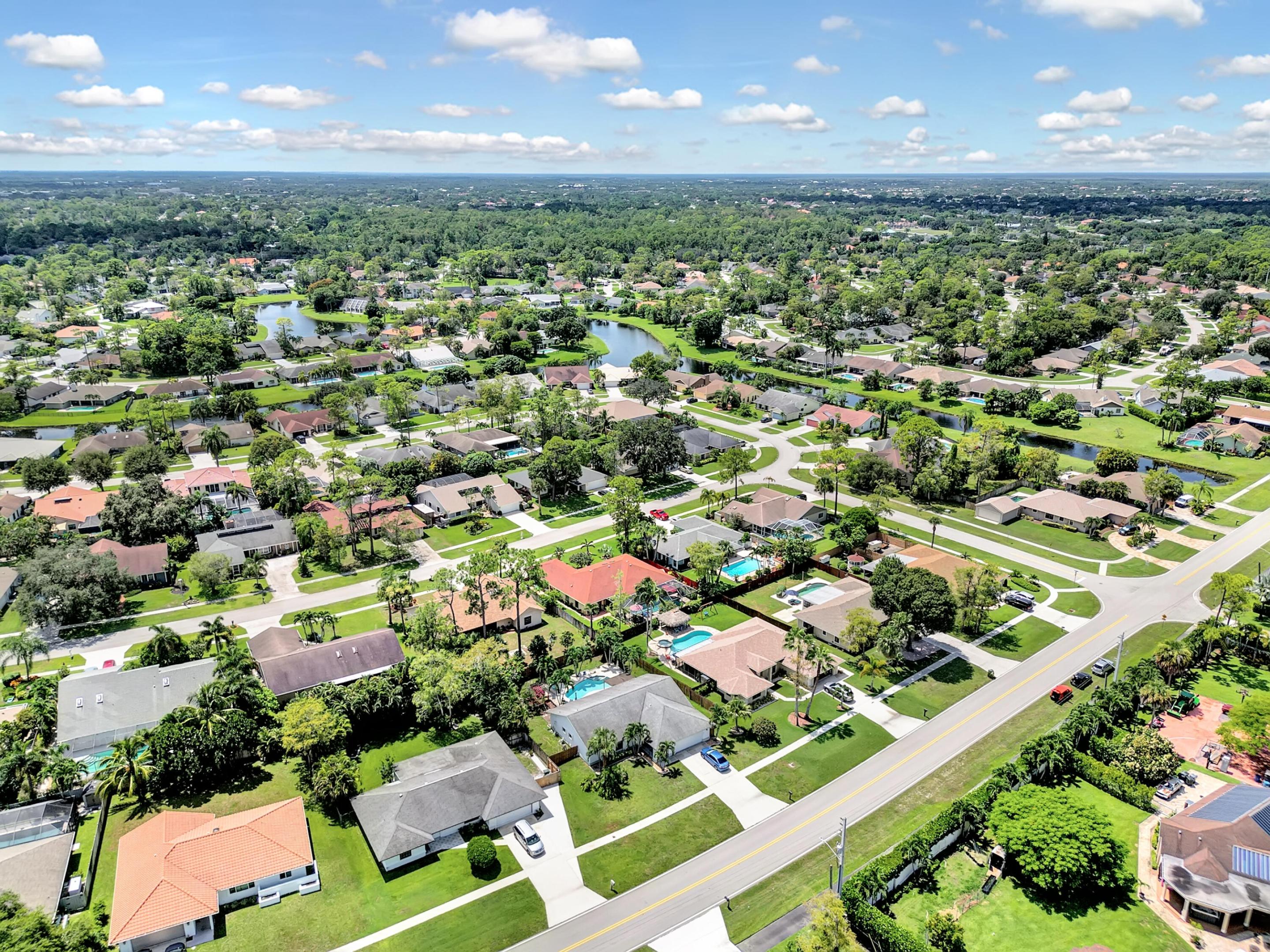 SUGAR POND MANOR OF WELLINGTON - Residential