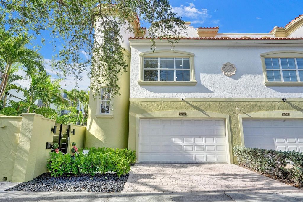 Photo of 1411 NE 7th Street, Fort Lauderdale, FL 33304 (MLS # B26045606)