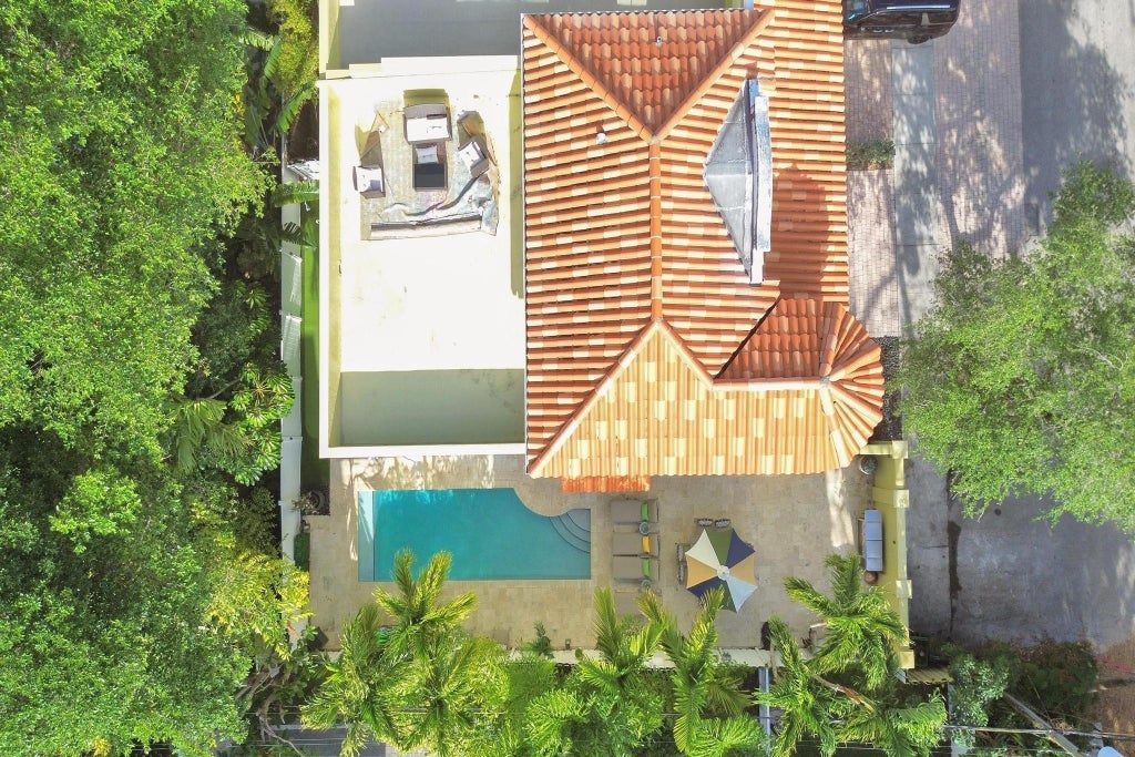 Photo of 1411 NE 7th Street, Fort Lauderdale, FL 33304 (MLS # B26045606)