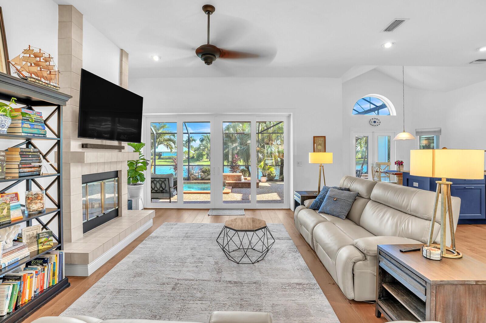 MARINA BAY - Residential Lease