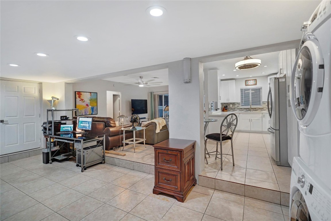 Flora Gardens 32-15 B - Residential