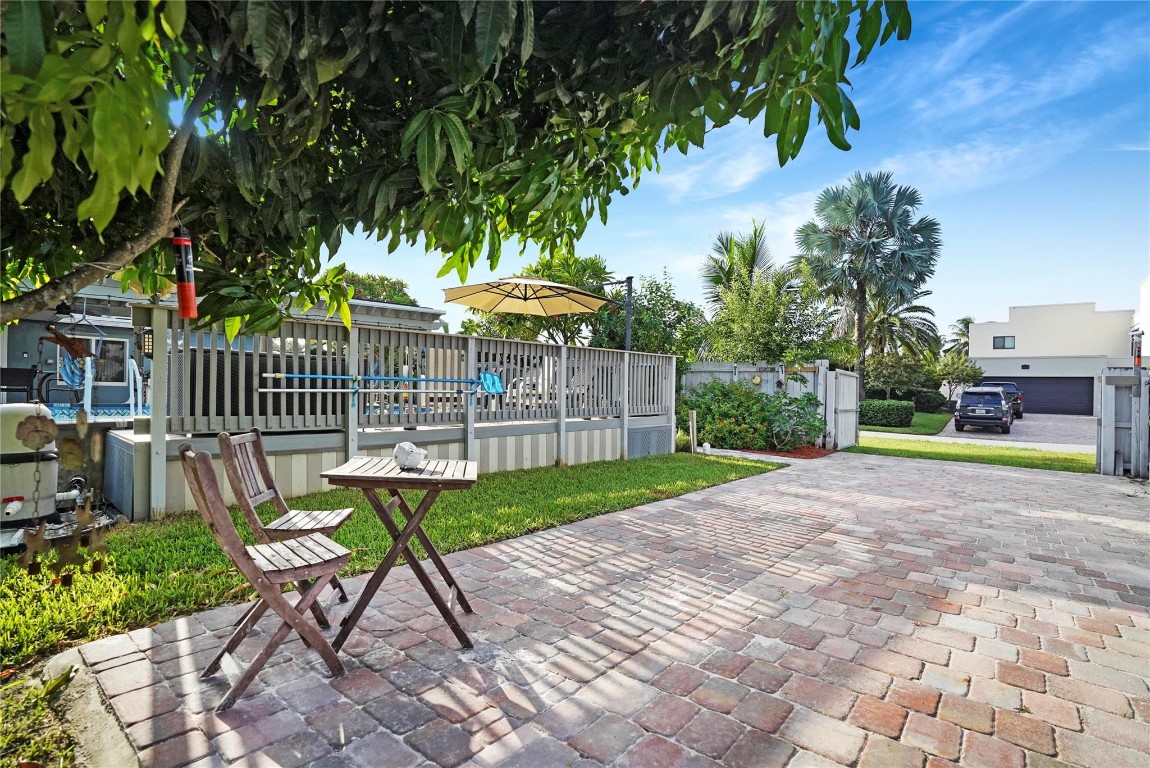 Flora Gardens 32-15 B - Residential