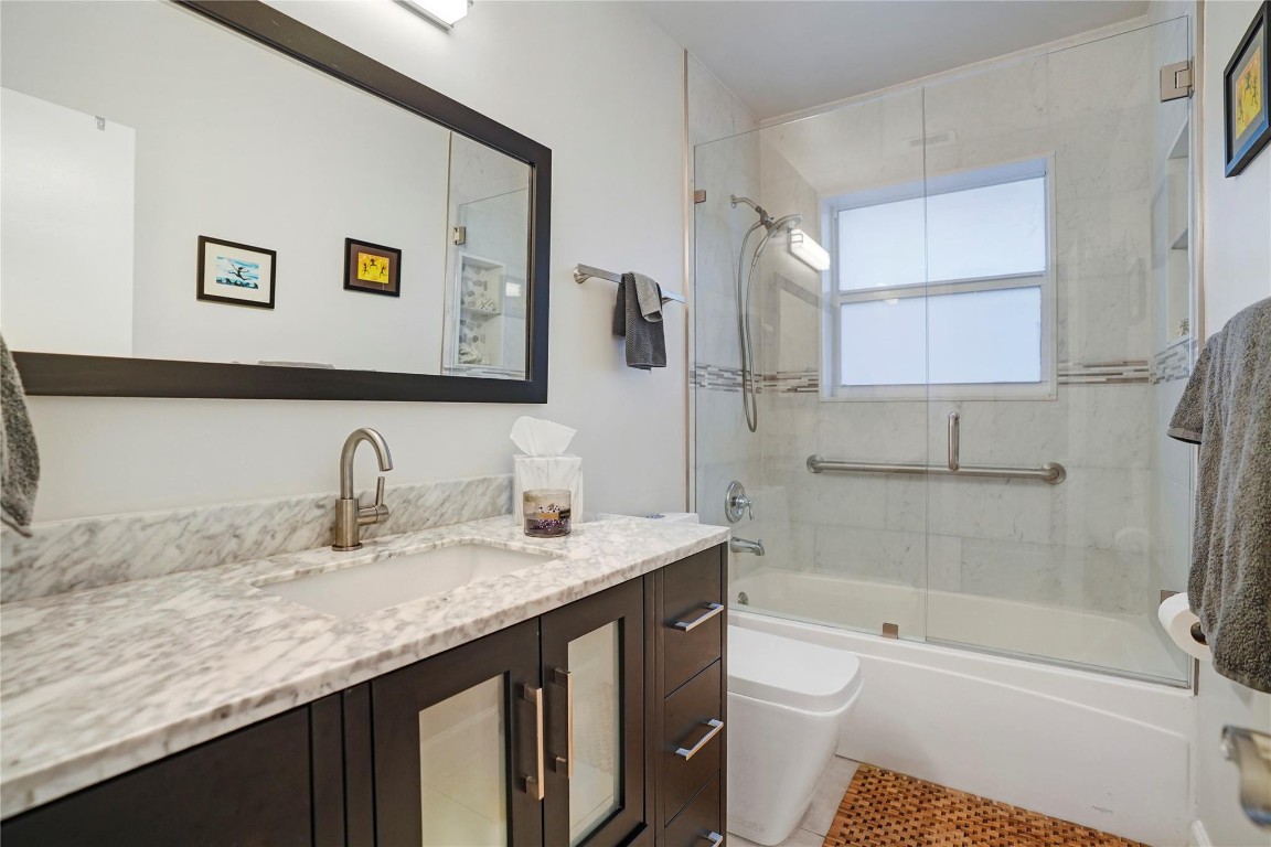 Flora Gardens 32-15 B - Residential