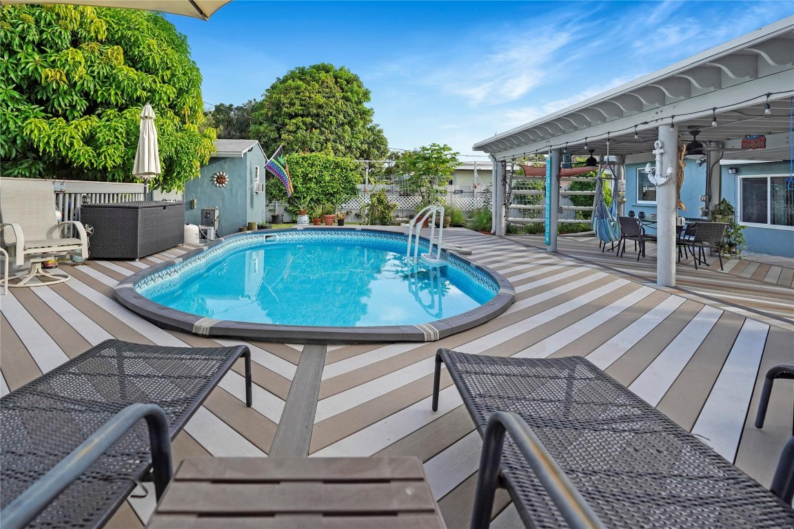 Flora Gardens 32-15 B - Residential