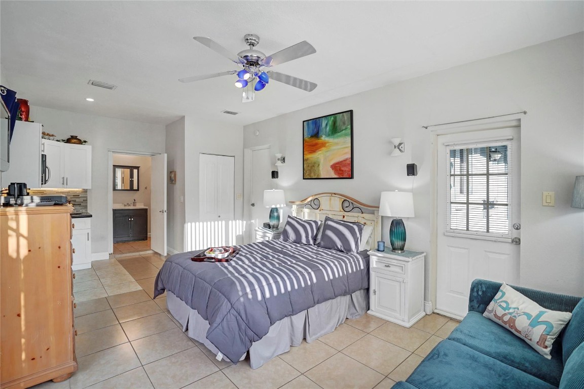 Flora Gardens 32-15 B - Residential