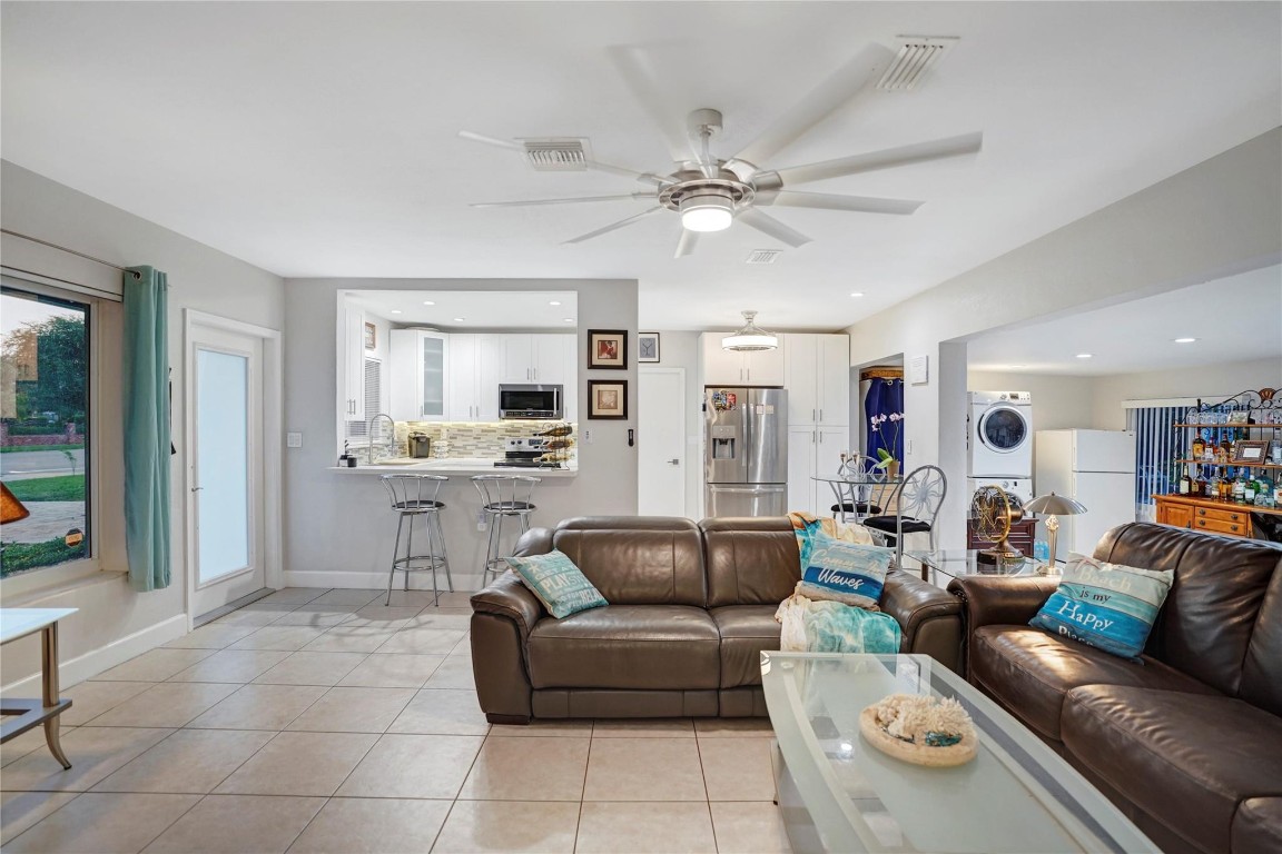 Flora Gardens 32-15 B - Residential