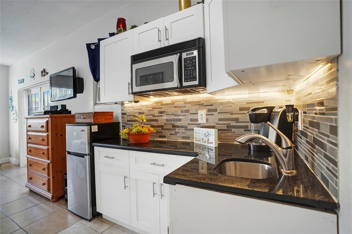 Flora Gardens 32-15 B - Residential