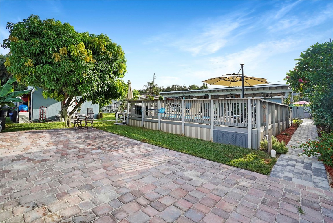 Flora Gardens 32-15 B - Residential