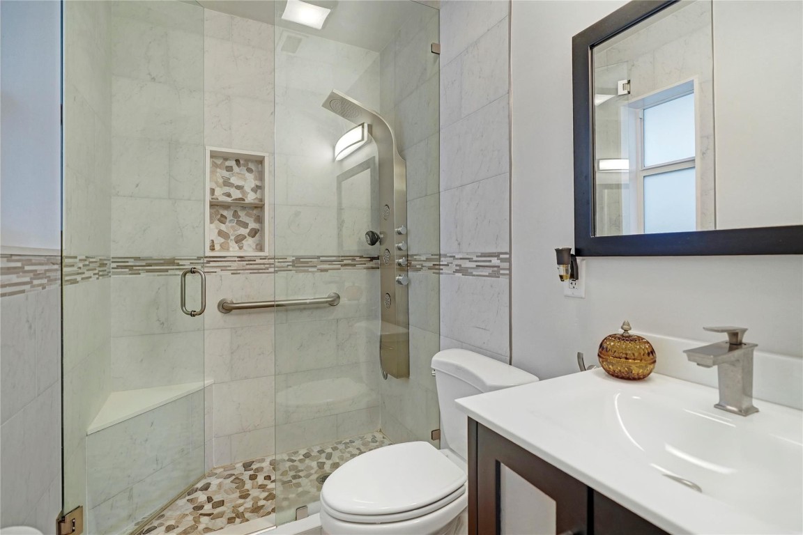 Flora Gardens 32-15 B - Residential