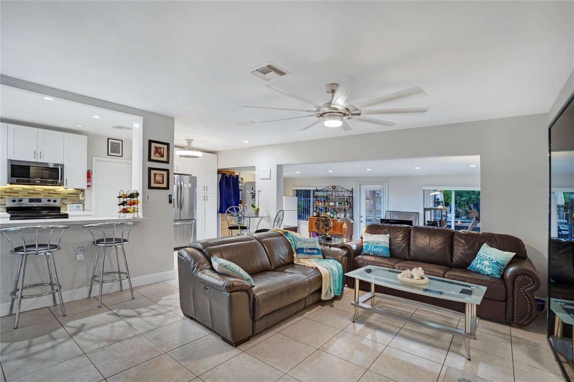 Flora Gardens 32-15 B - Residential