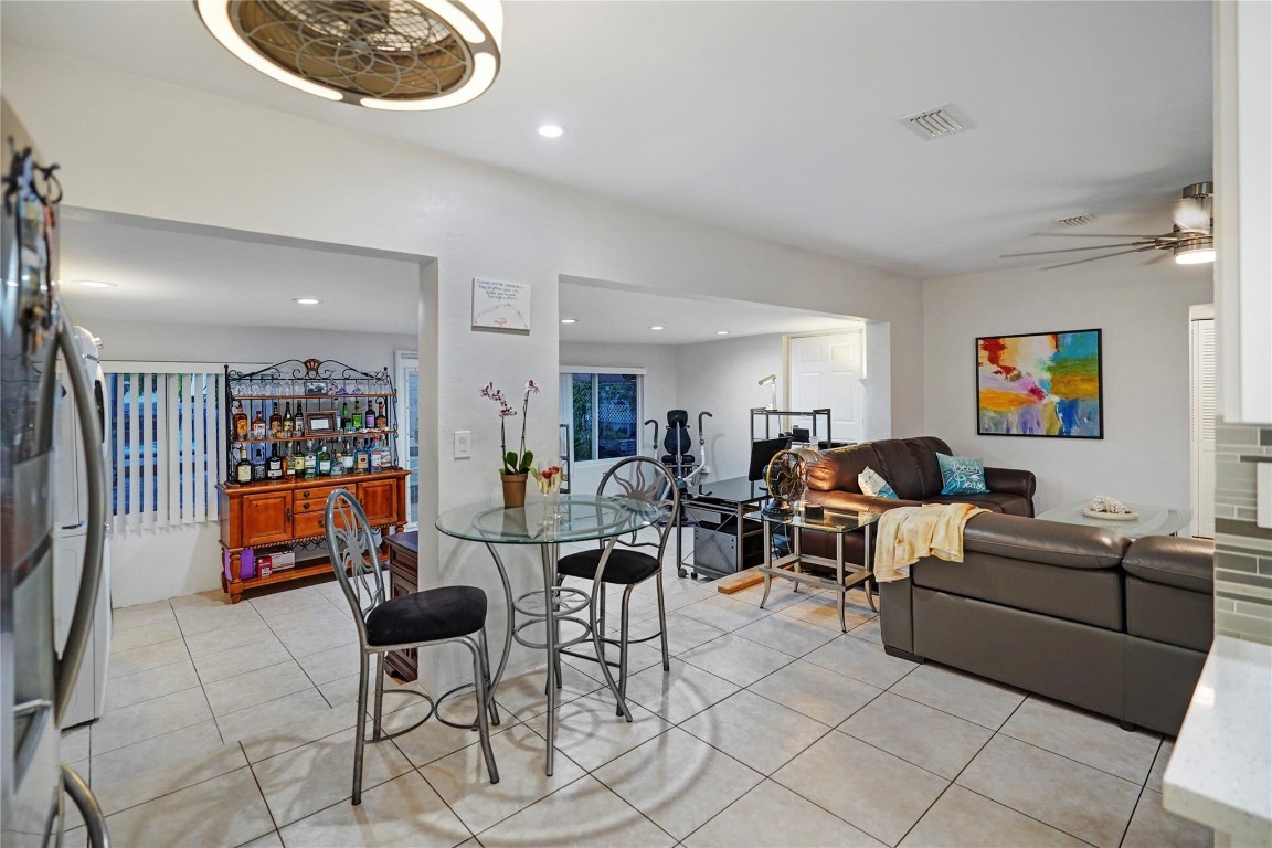 Flora Gardens 32-15 B - Residential