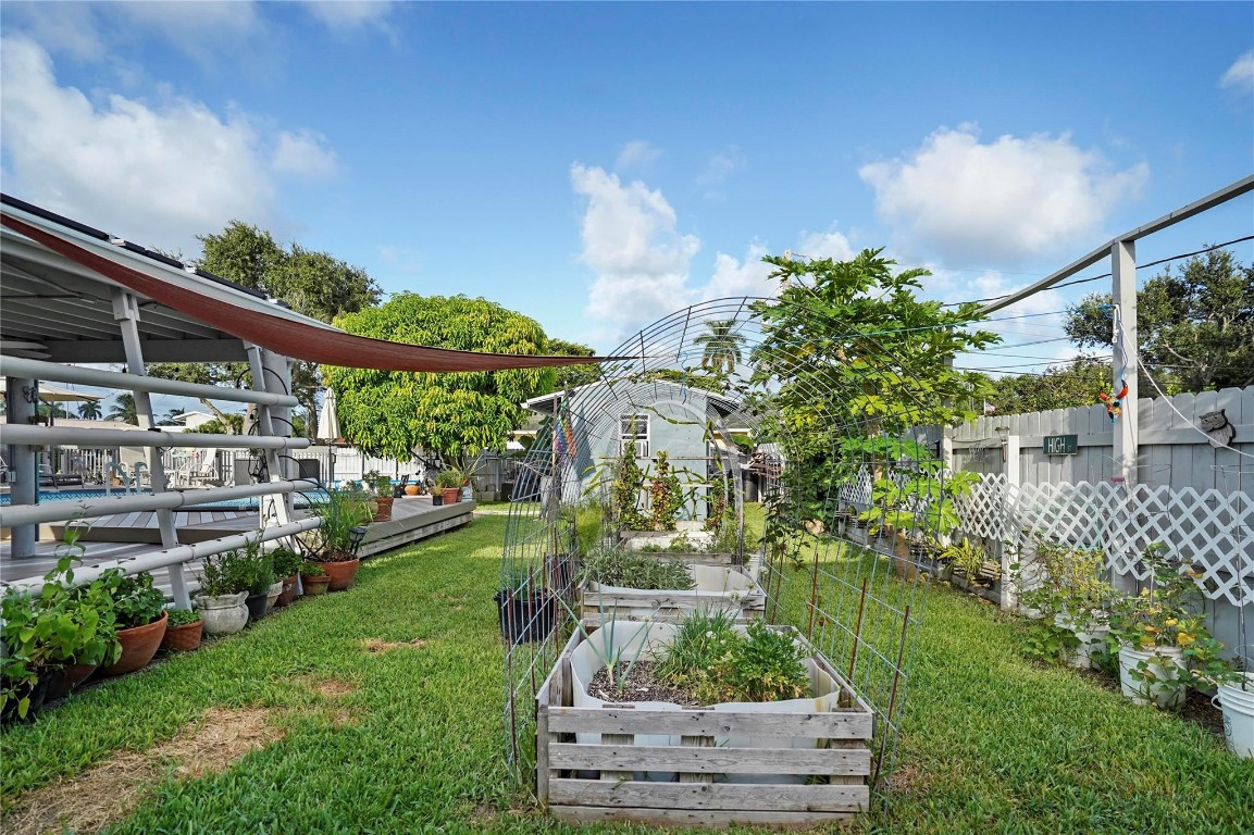 Flora Gardens 32-15 B - Residential