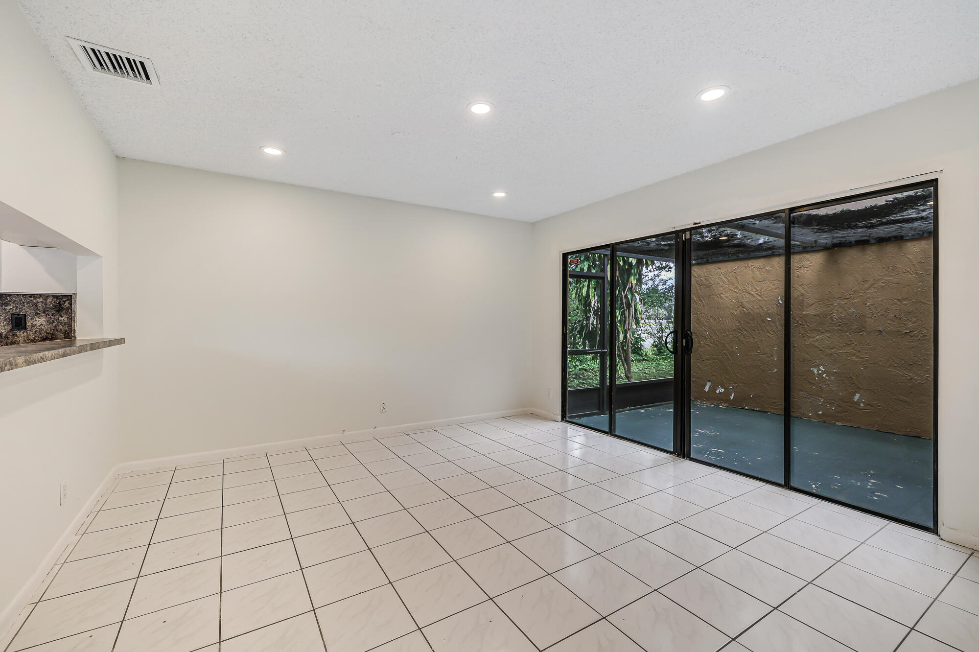 PINEAPPLE PARK - Residential