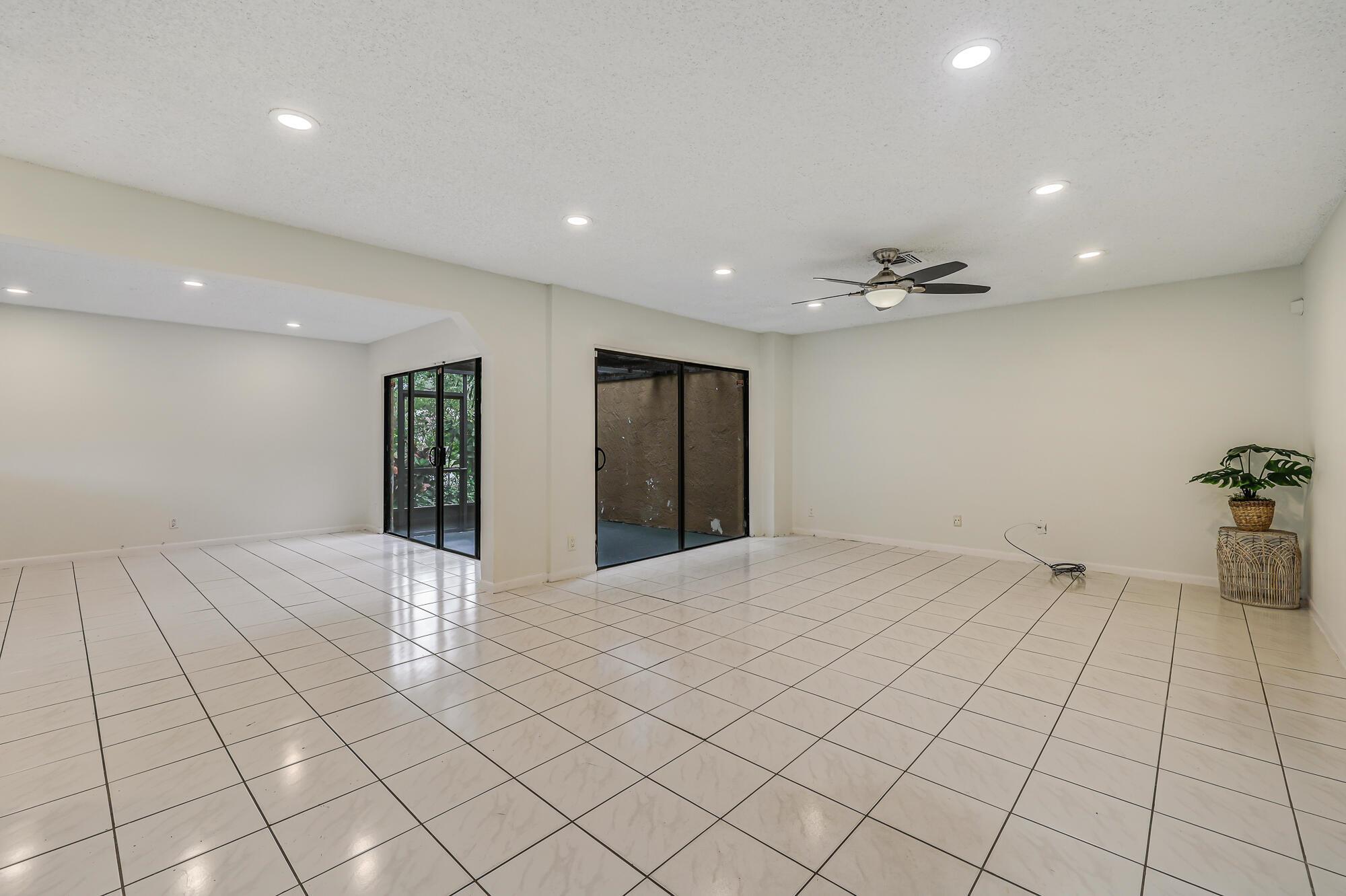 PINEAPPLE PARK - Residential