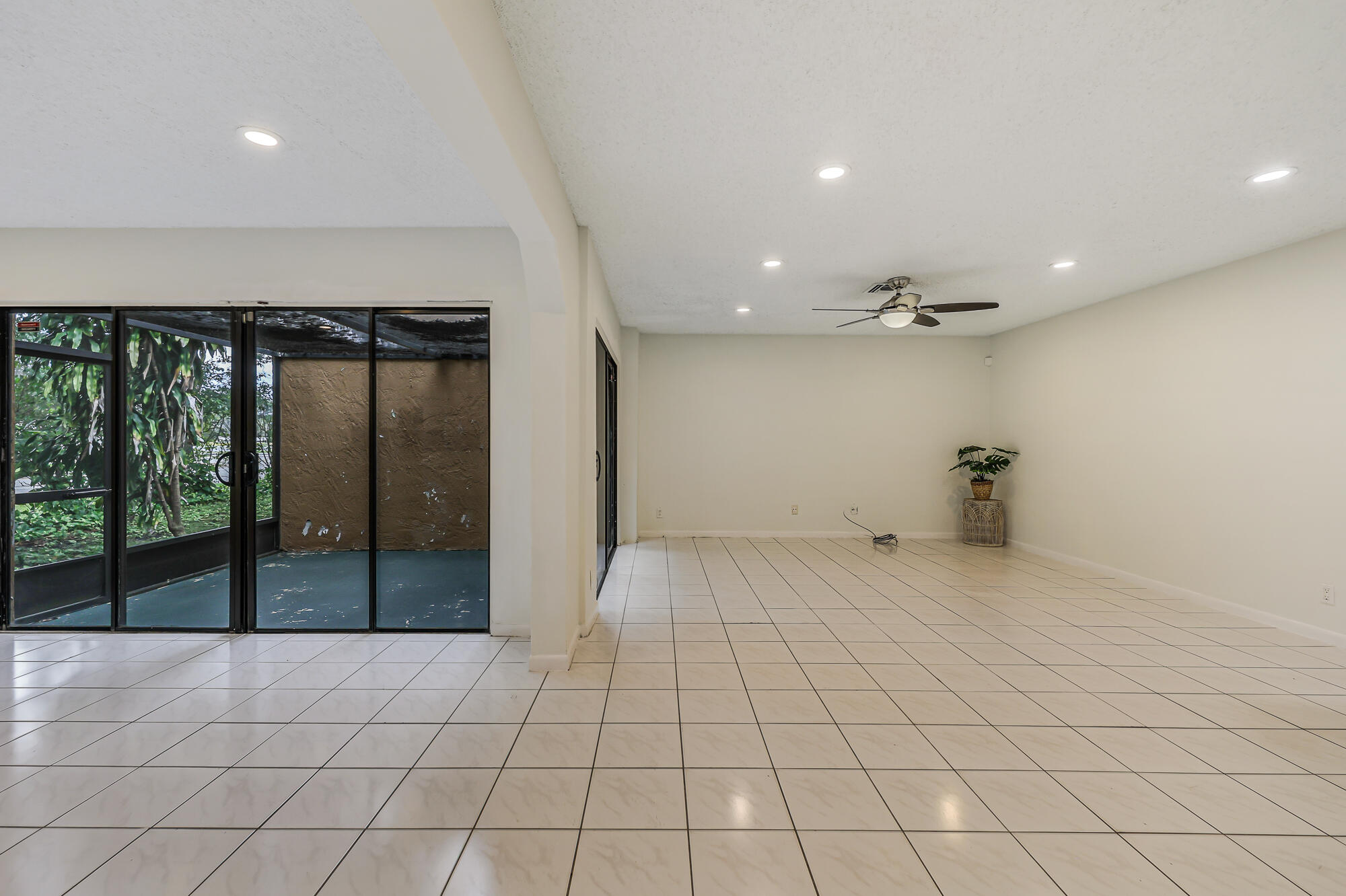 PINEAPPLE PARK - Residential