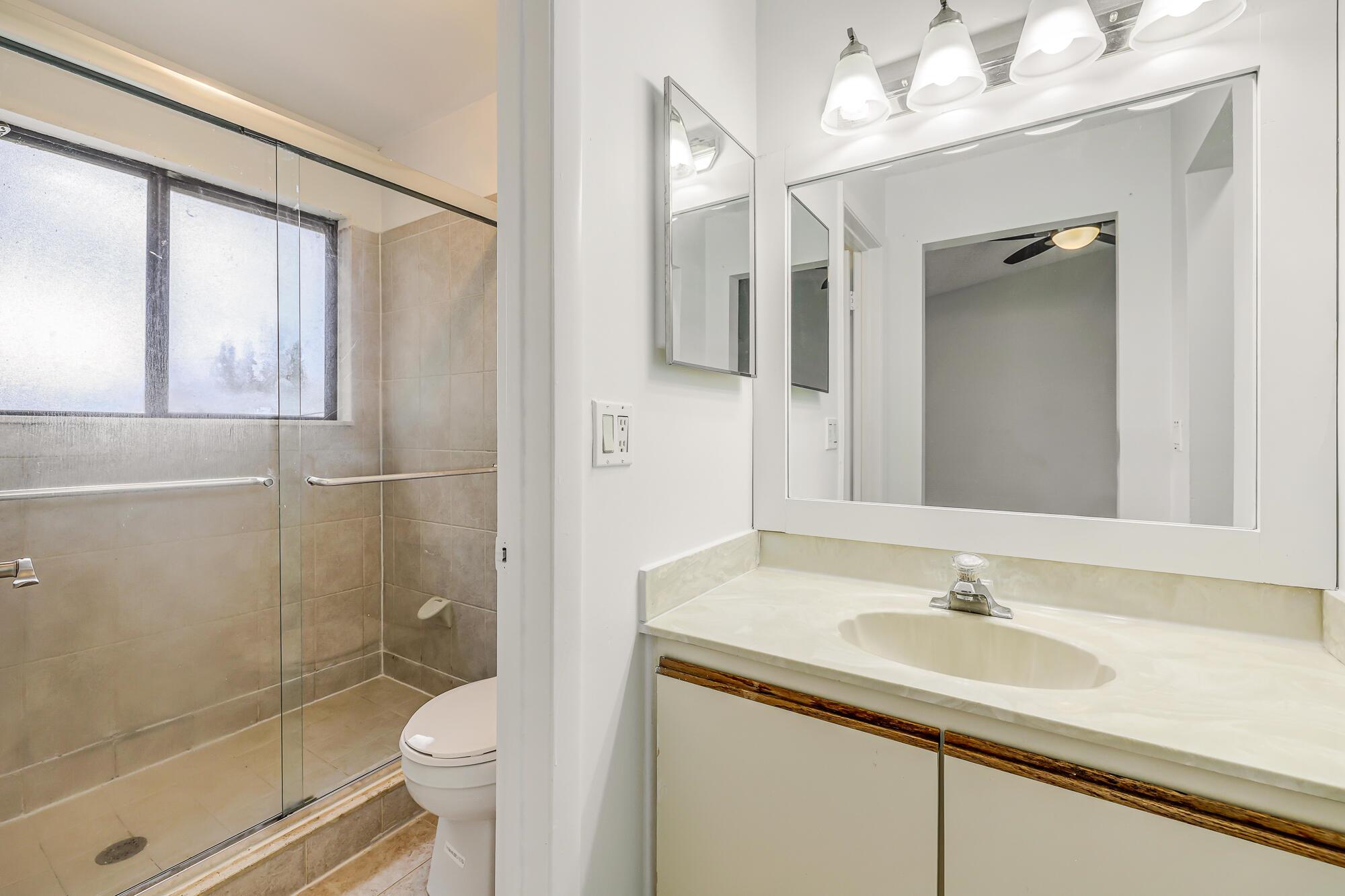 PINEAPPLE PARK - Residential