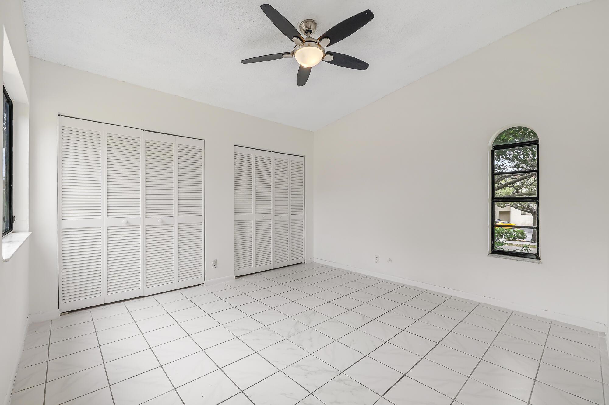 PINEAPPLE PARK - Residential