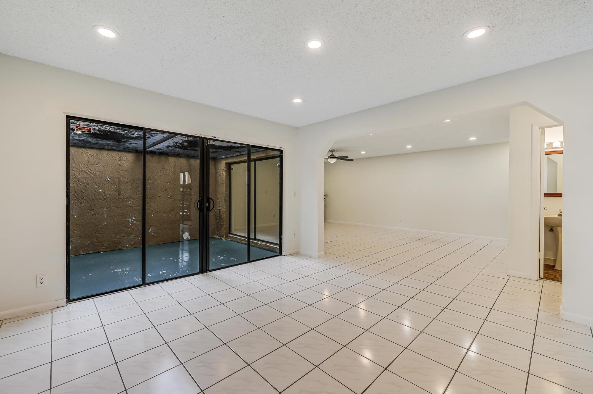 PINEAPPLE PARK - Residential