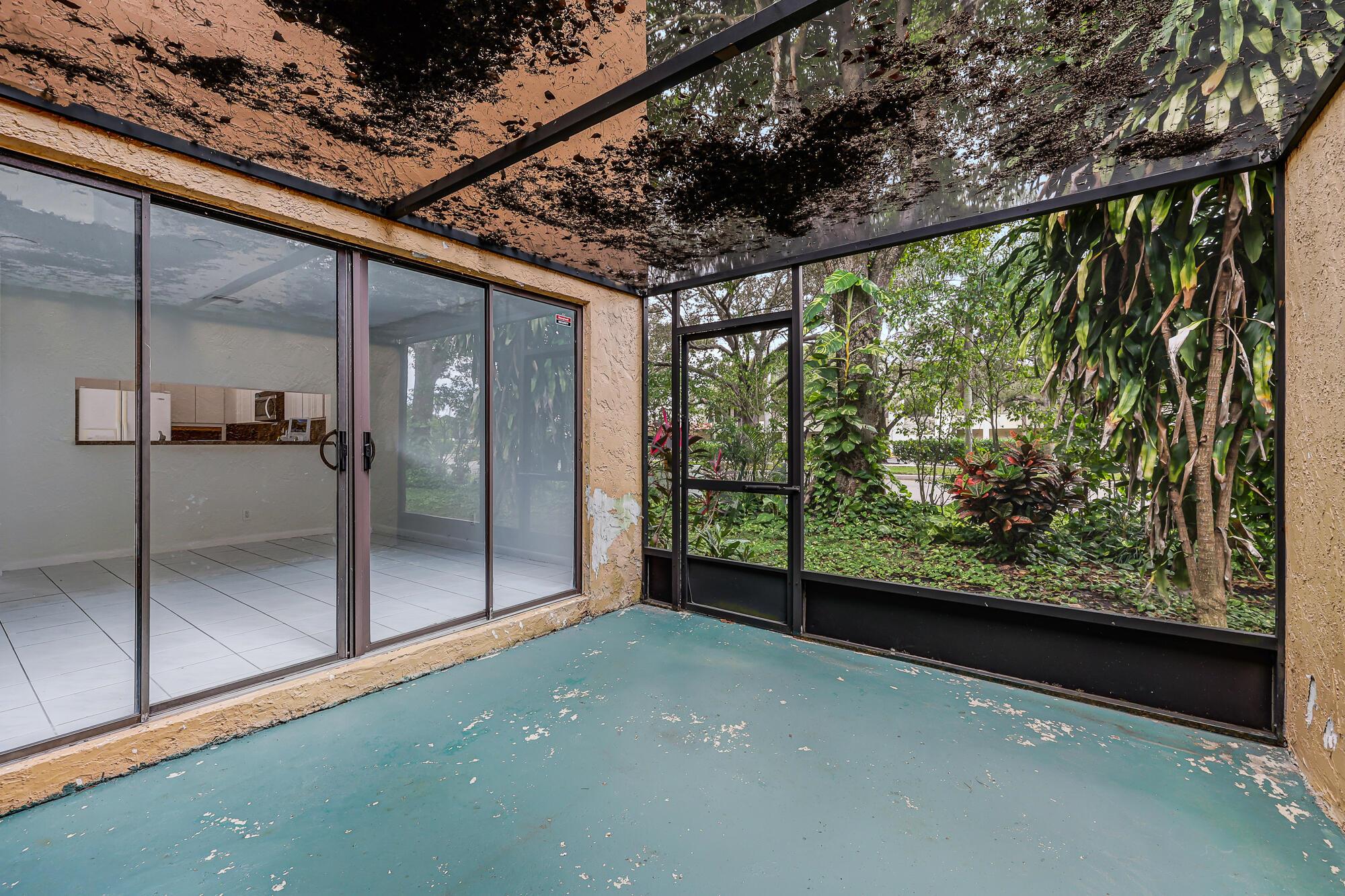 PINEAPPLE PARK - Residential