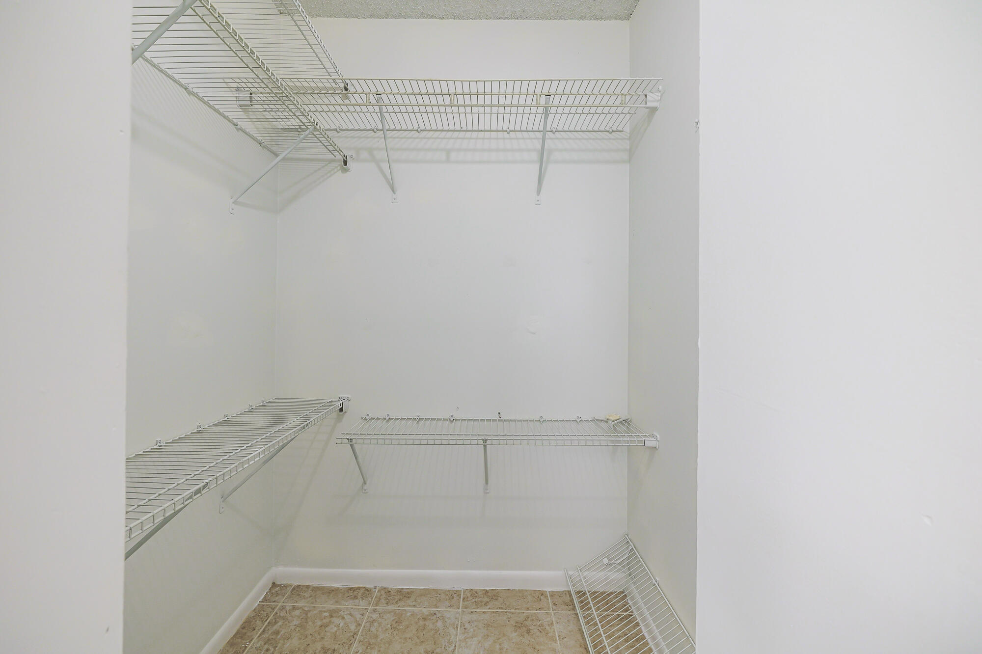 PINEAPPLE PARK - Residential