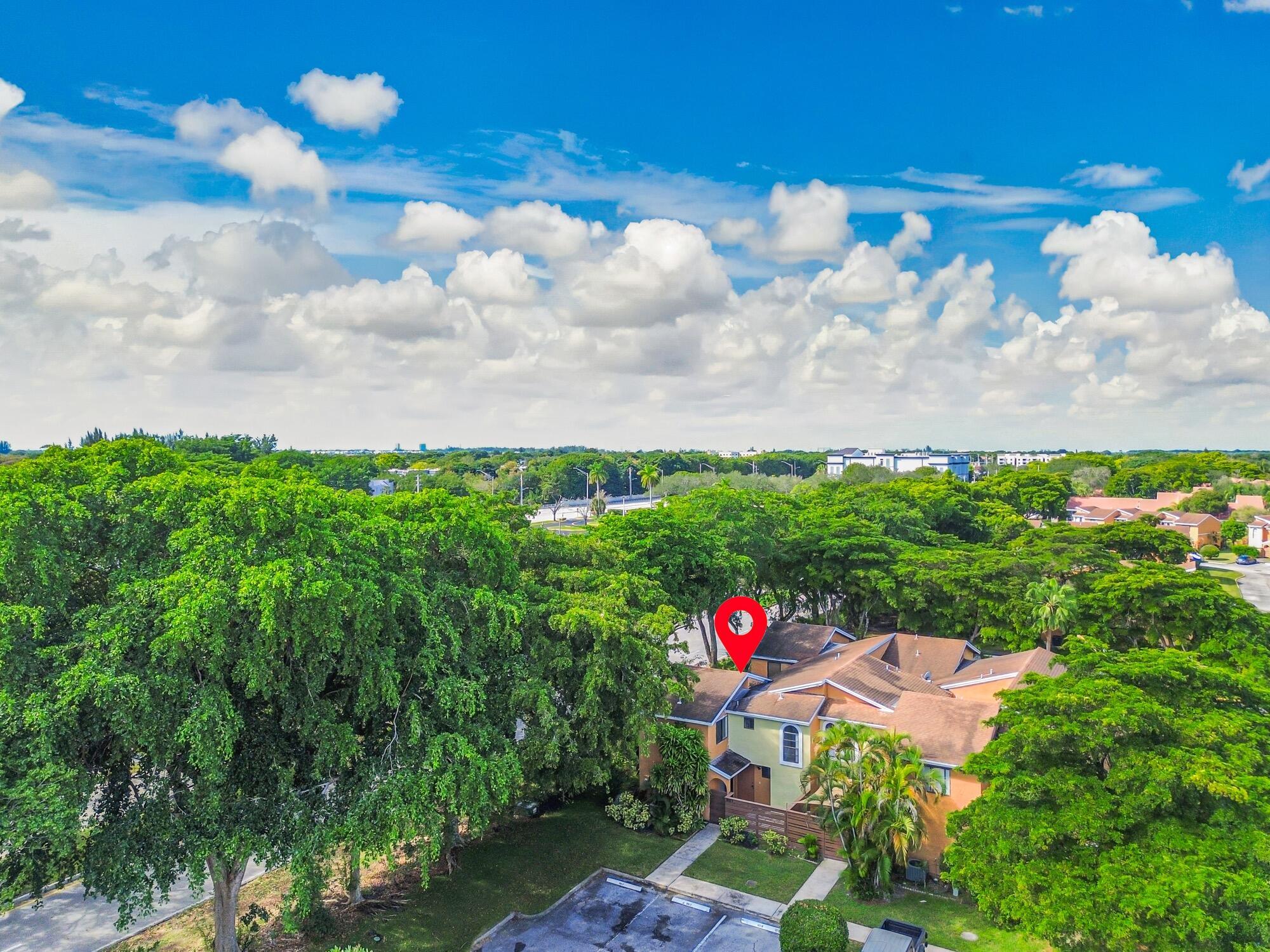 PINEAPPLE PARK - Residential