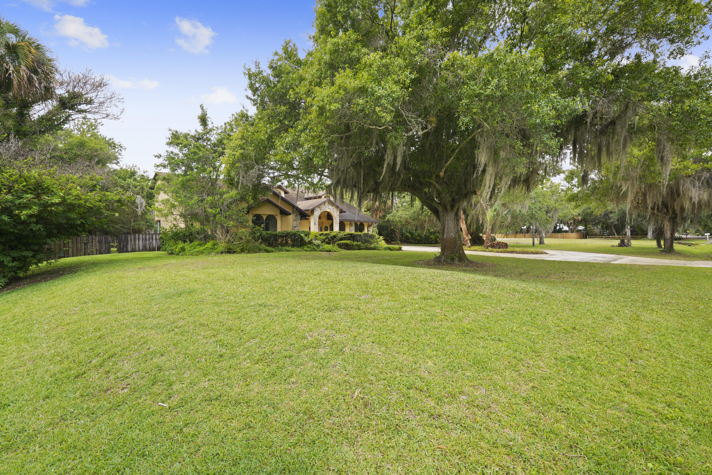 CARDINAL GLEN - Residential