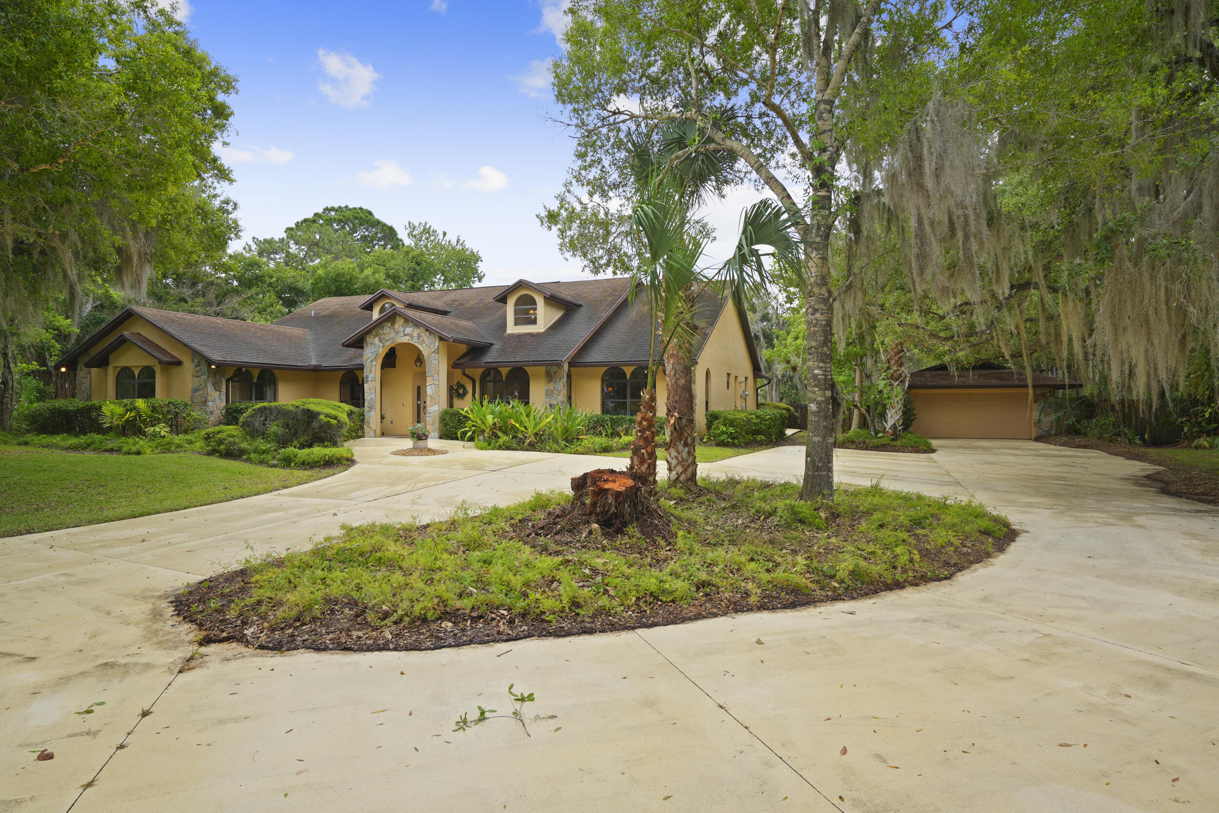 CARDINAL GLEN - Residential