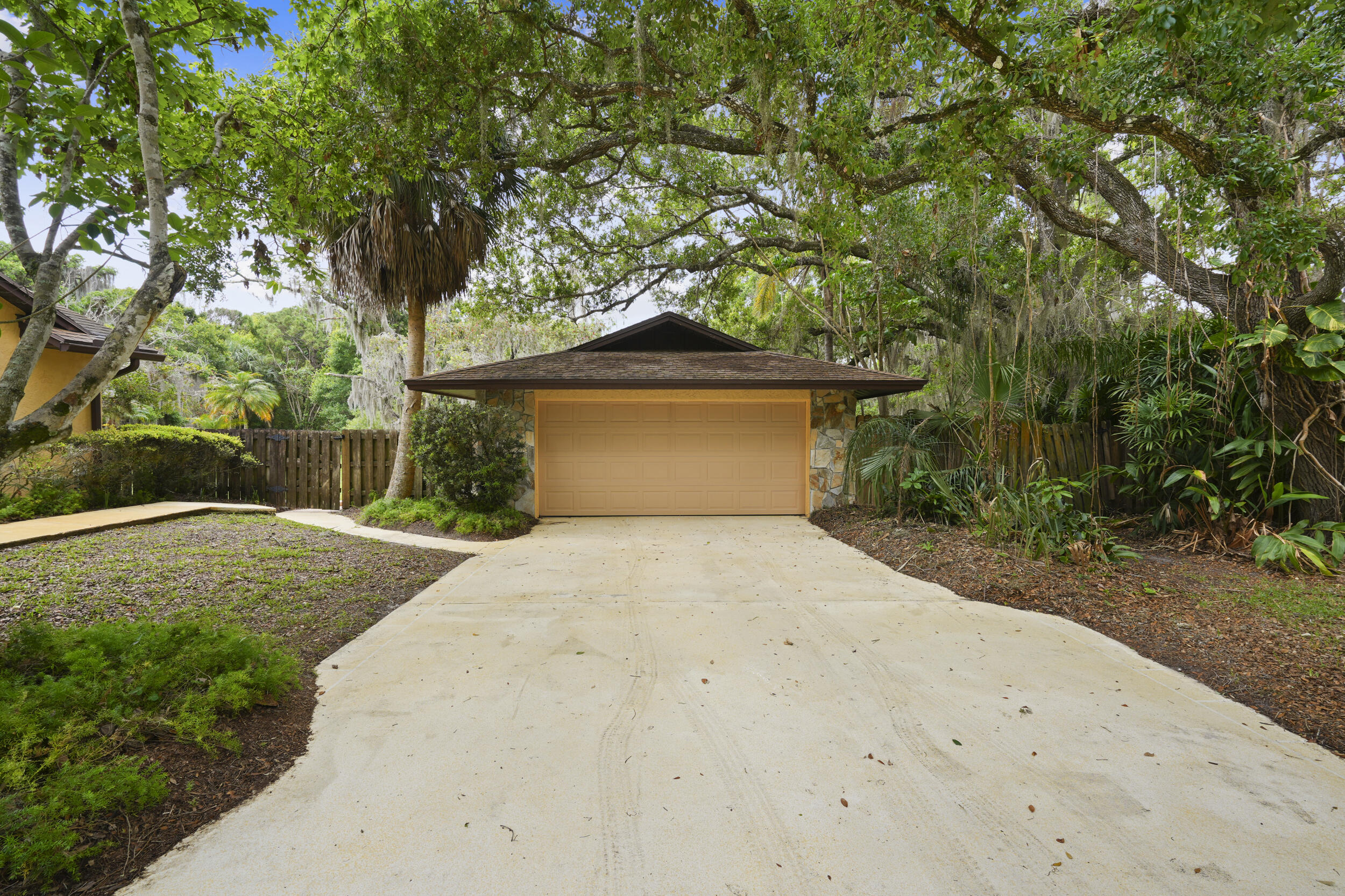 CARDINAL GLEN - Residential