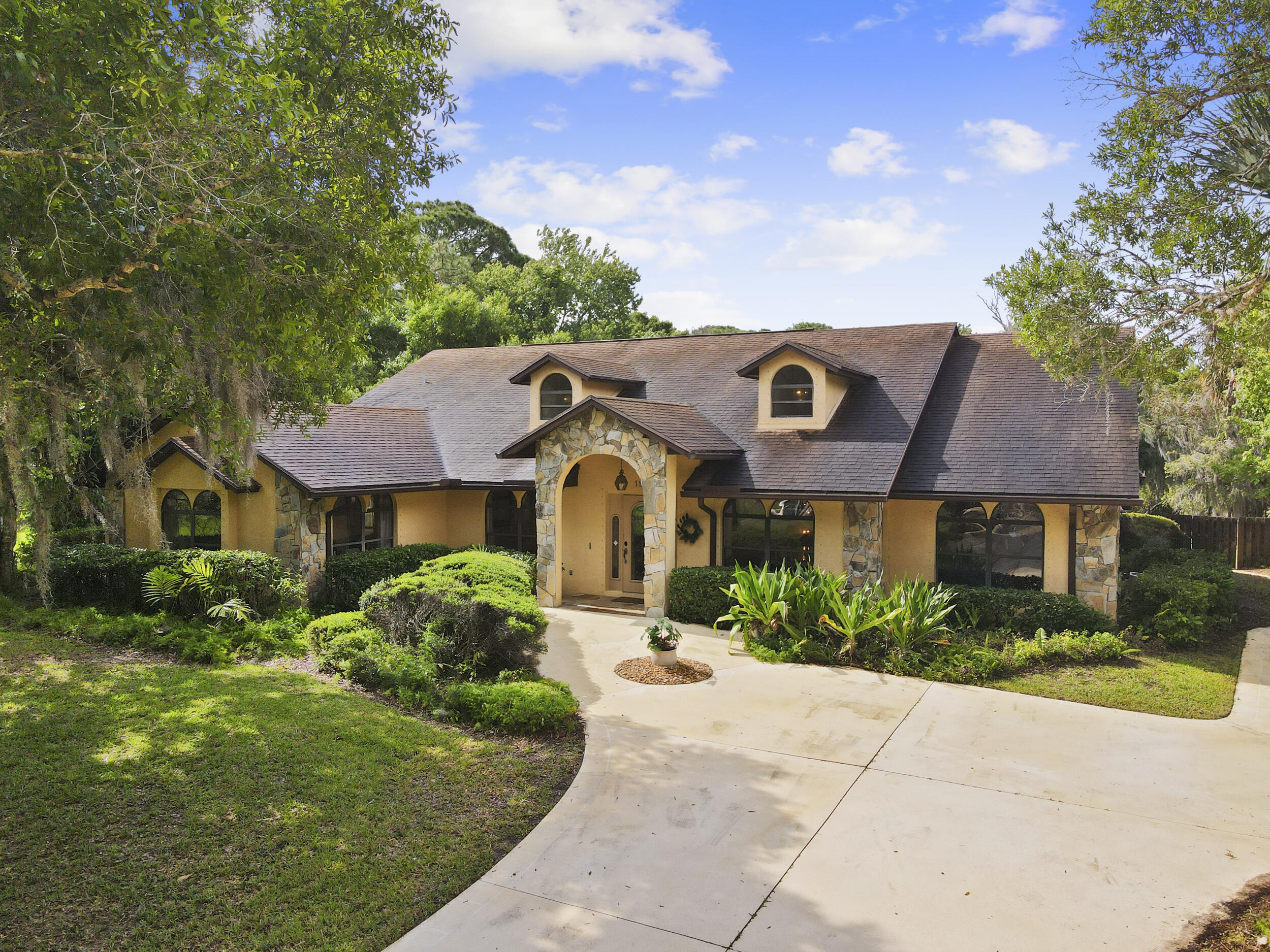 CARDINAL GLEN - Residential