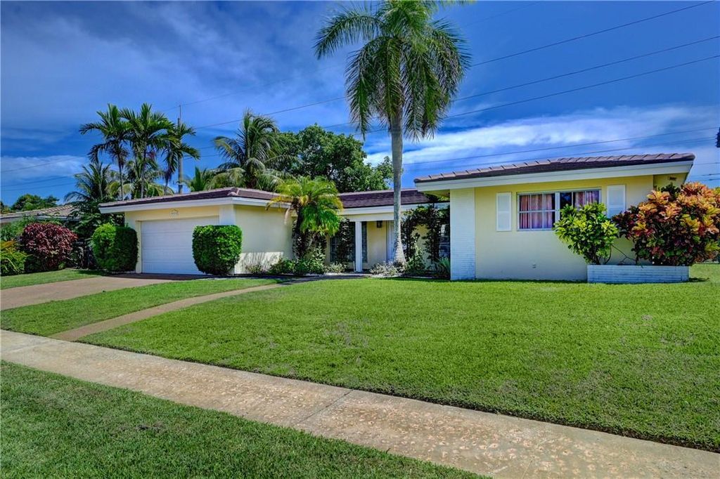 Photo of 840 SW 7th Street, Boca Raton, FL 33486 (MLS # F10412169)