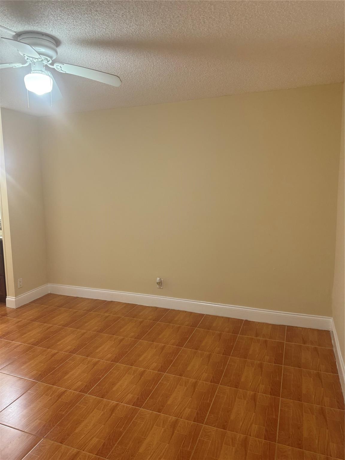 Lakes Of Jacaranda Condo - Residential Lease