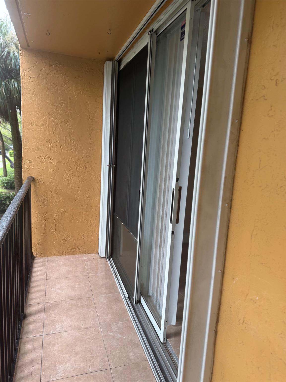 Lakes Of Jacaranda Condo - Residential Lease