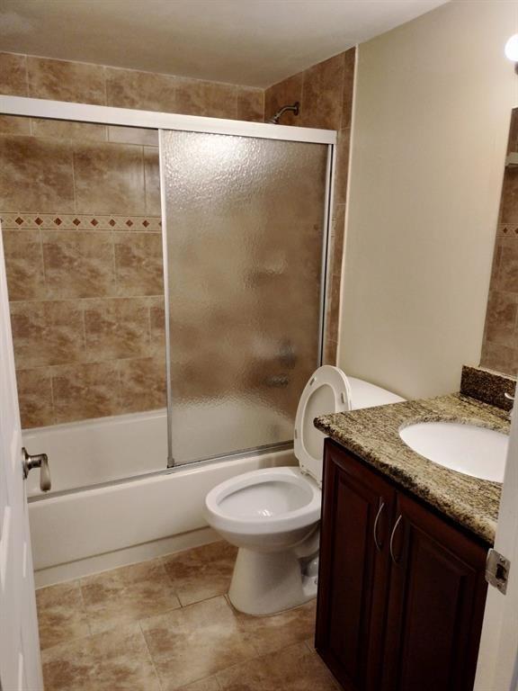 Lakes Of Jacaranda Condo - Residential Lease