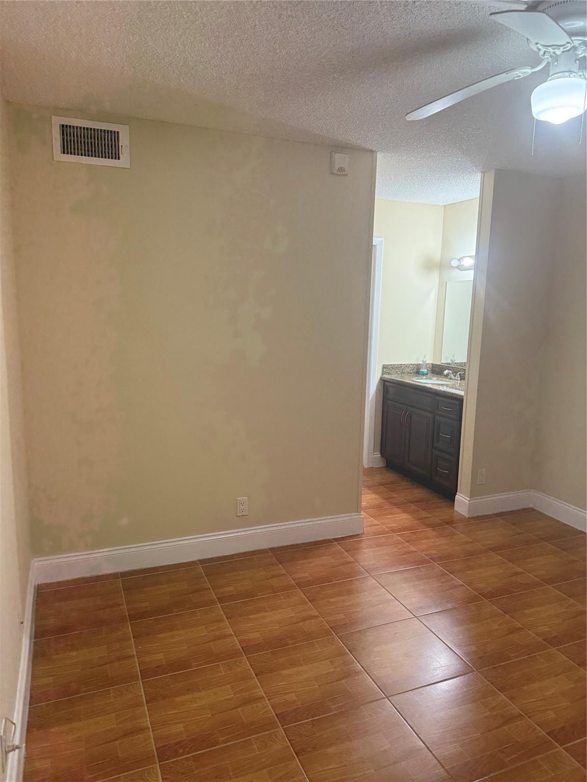 Lakes Of Jacaranda Condo - Residential Lease