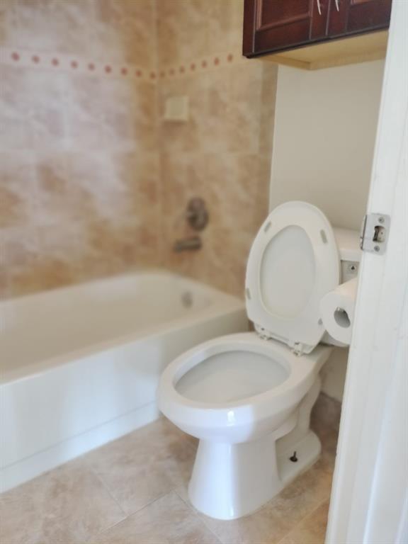 Lakes Of Jacaranda Condo - Residential Lease