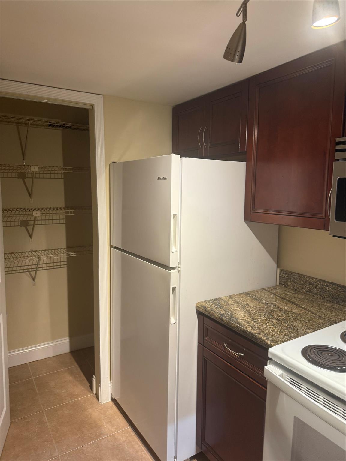 Lakes Of Jacaranda Condo - Residential Lease