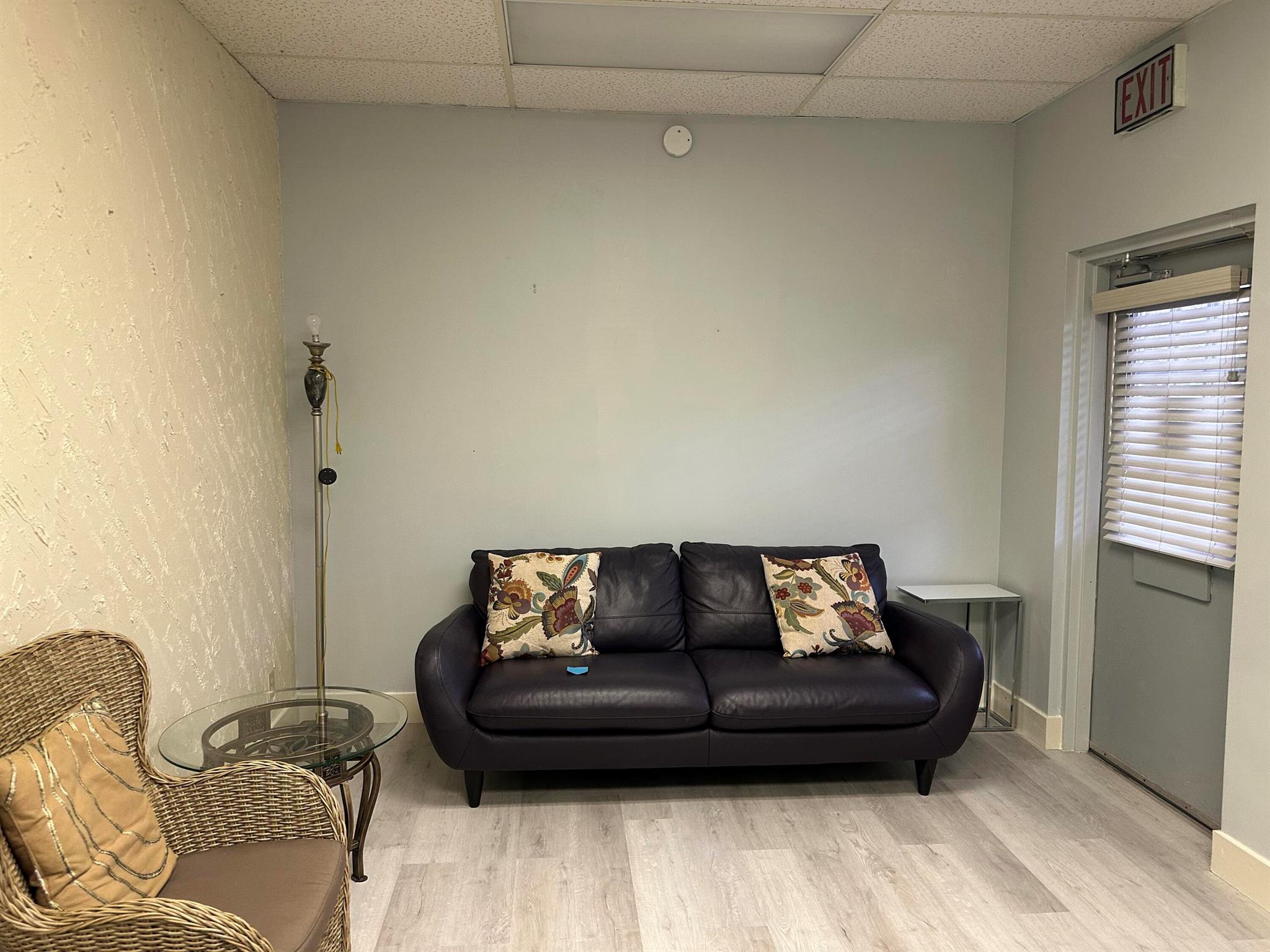 EXECUTIVE SQUARE PLAZA CO - Commercial Lease