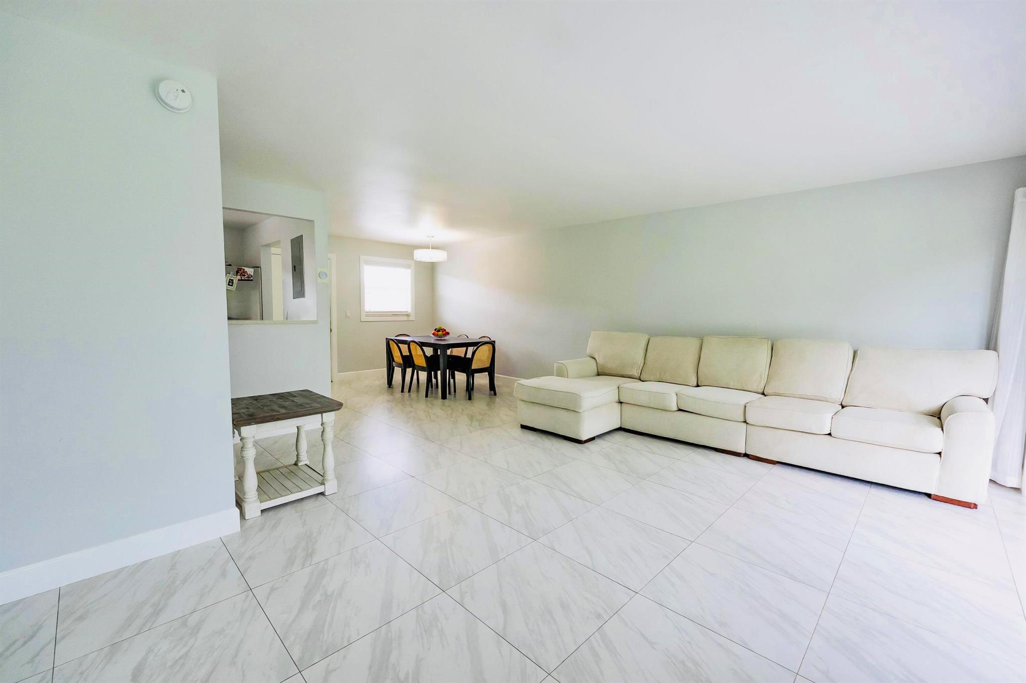 LAKESIDE VILLAGE CONDO 10 - Residential