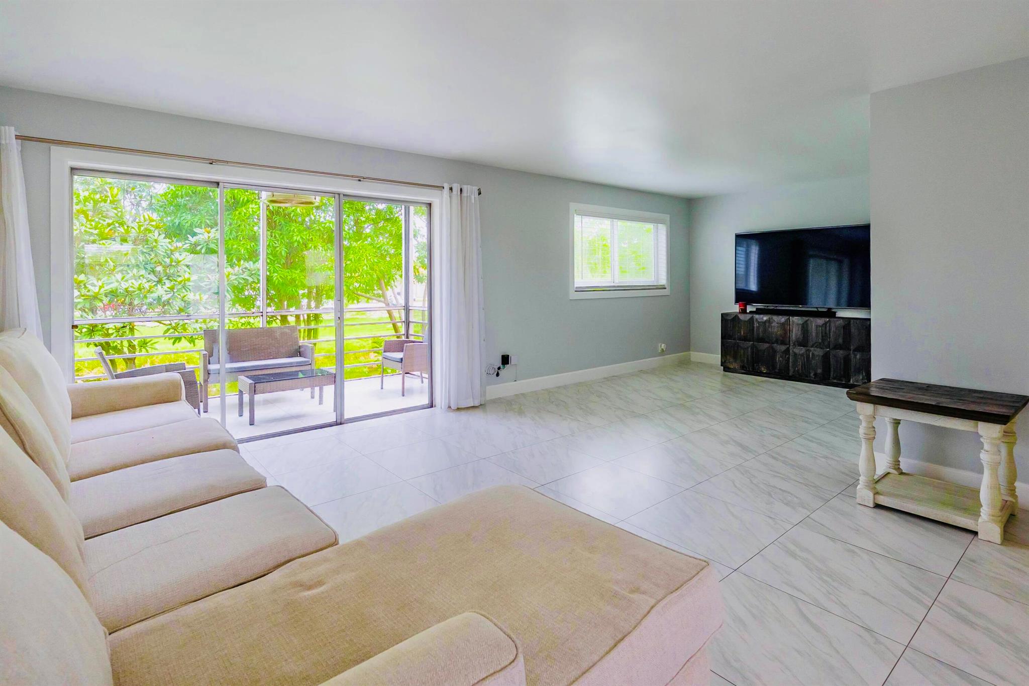 LAKESIDE VILLAGE CONDO 10 - Residential