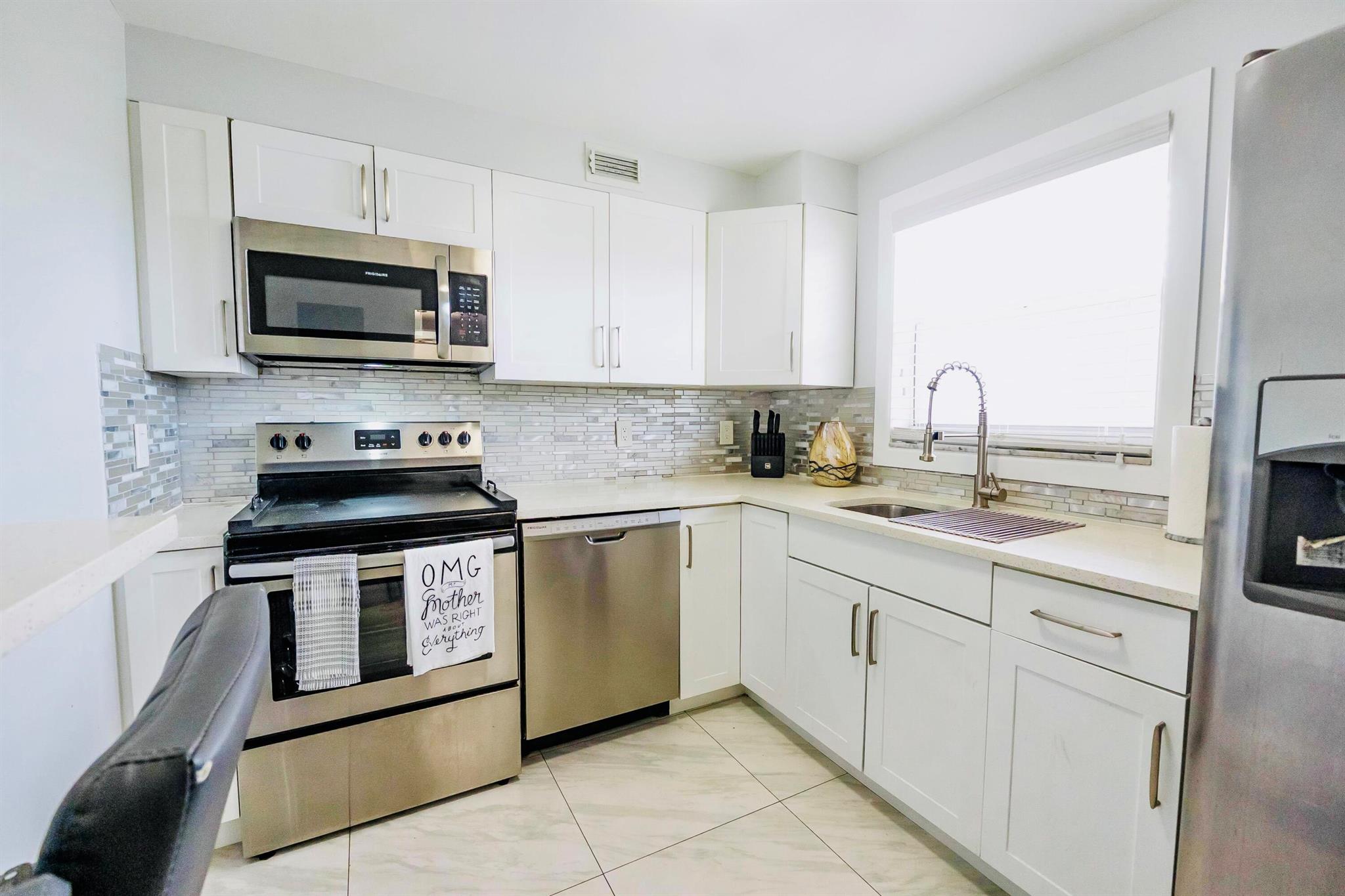 LAKESIDE VILLAGE CONDO 10 - Residential