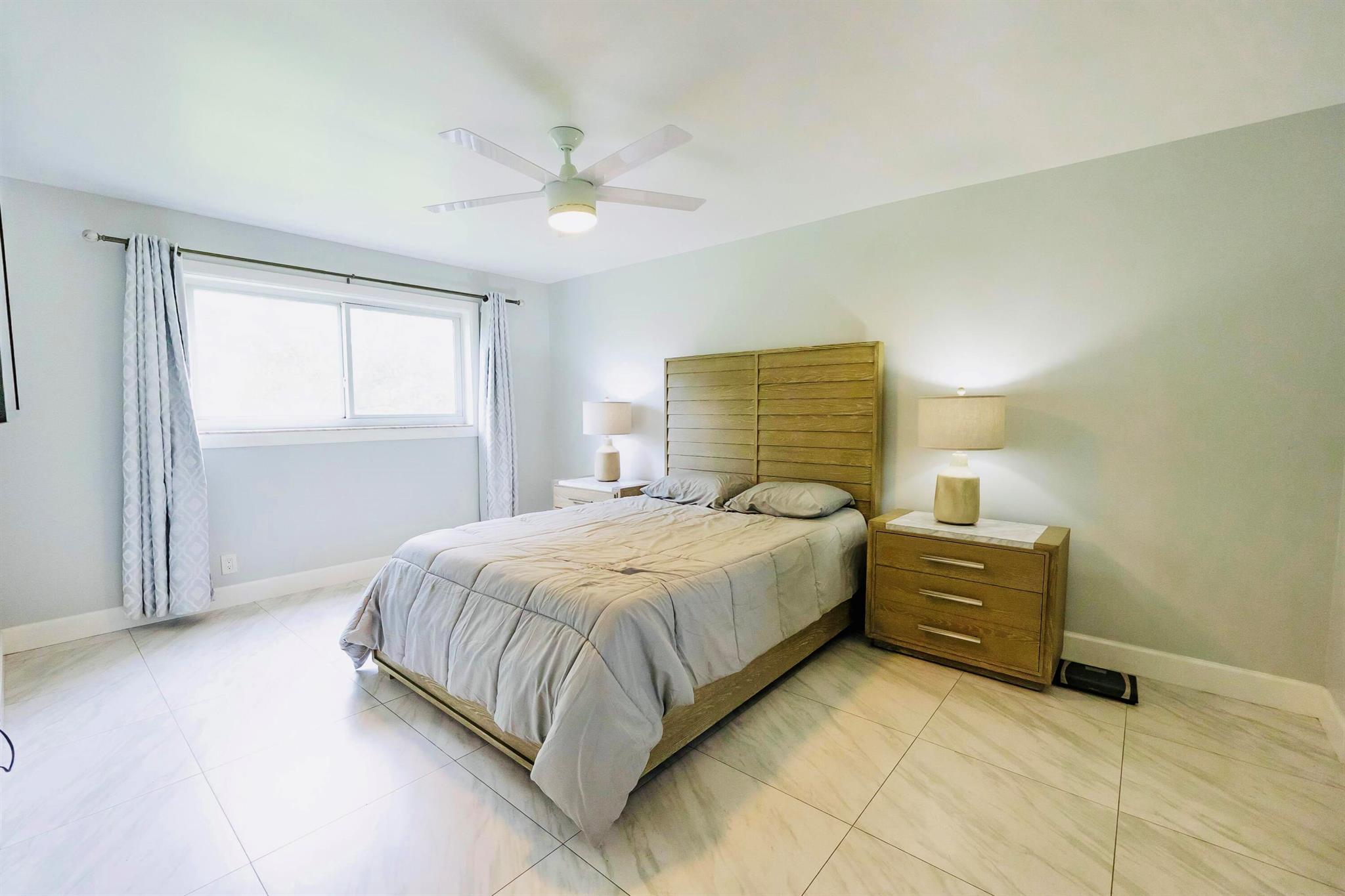 LAKESIDE VILLAGE CONDO 10 - Residential