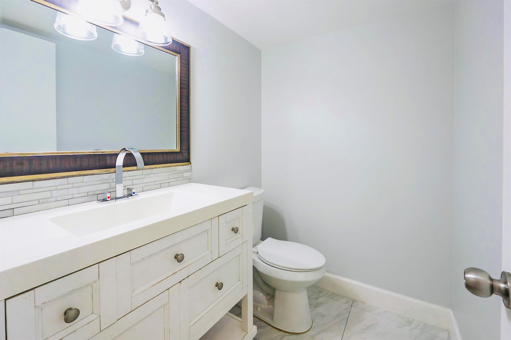 LAKESIDE VILLAGE CONDO 10 - Residential