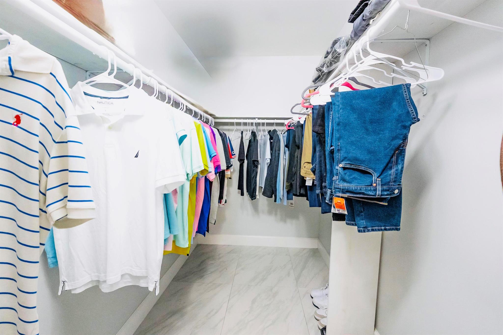 LAKESIDE VILLAGE CONDO 10 - Residential