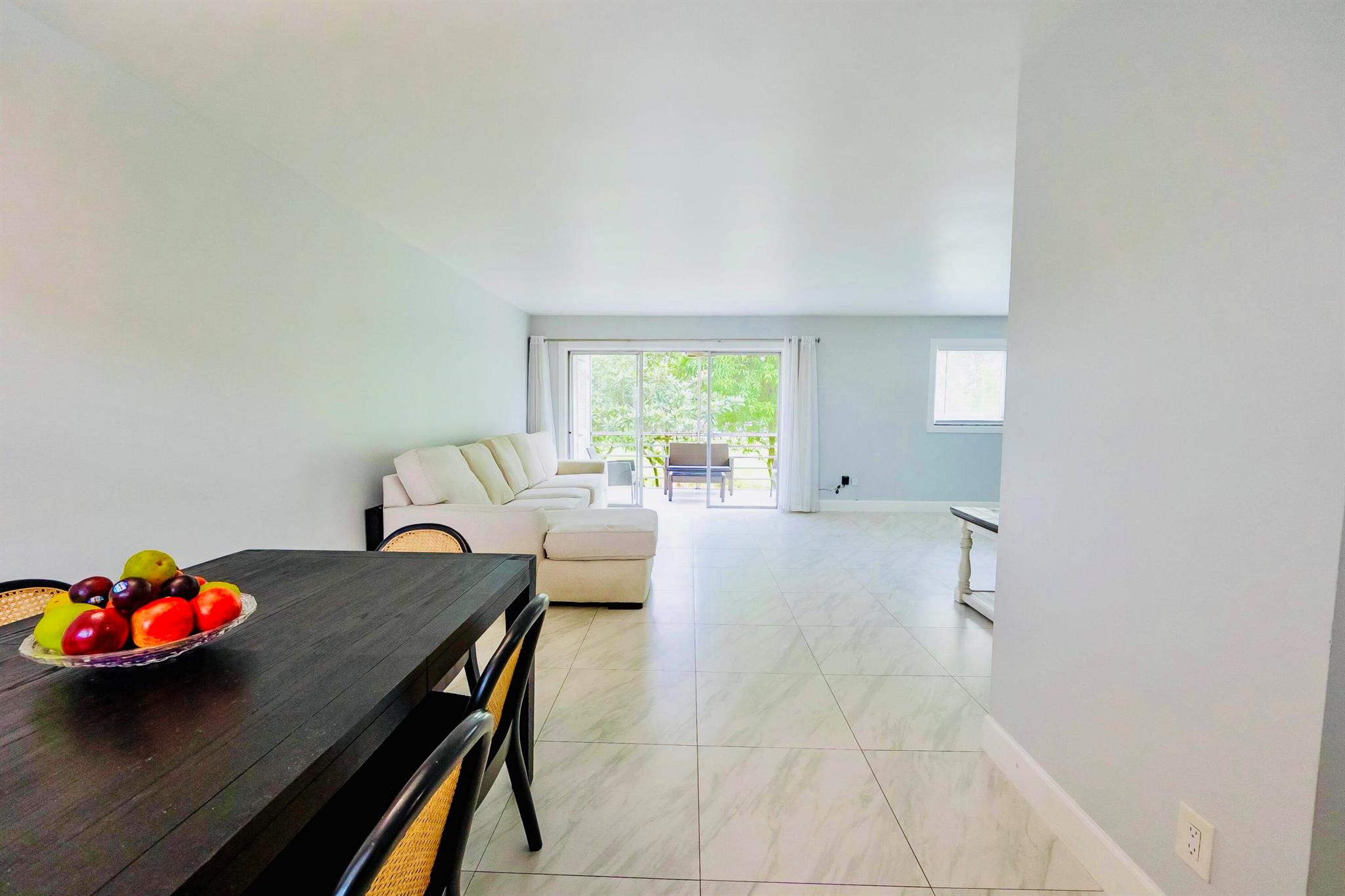 LAKESIDE VILLAGE CONDO 10 - Residential