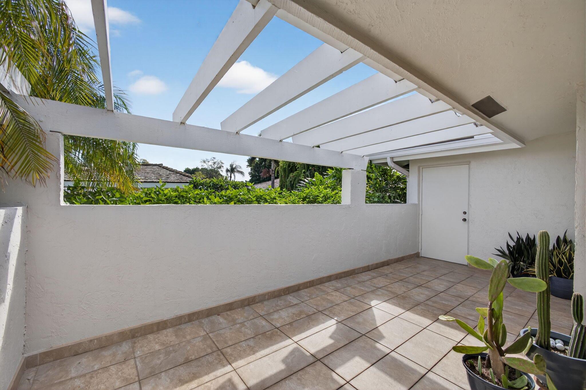 WINDWARD AT JONATHANS LAN - Residential