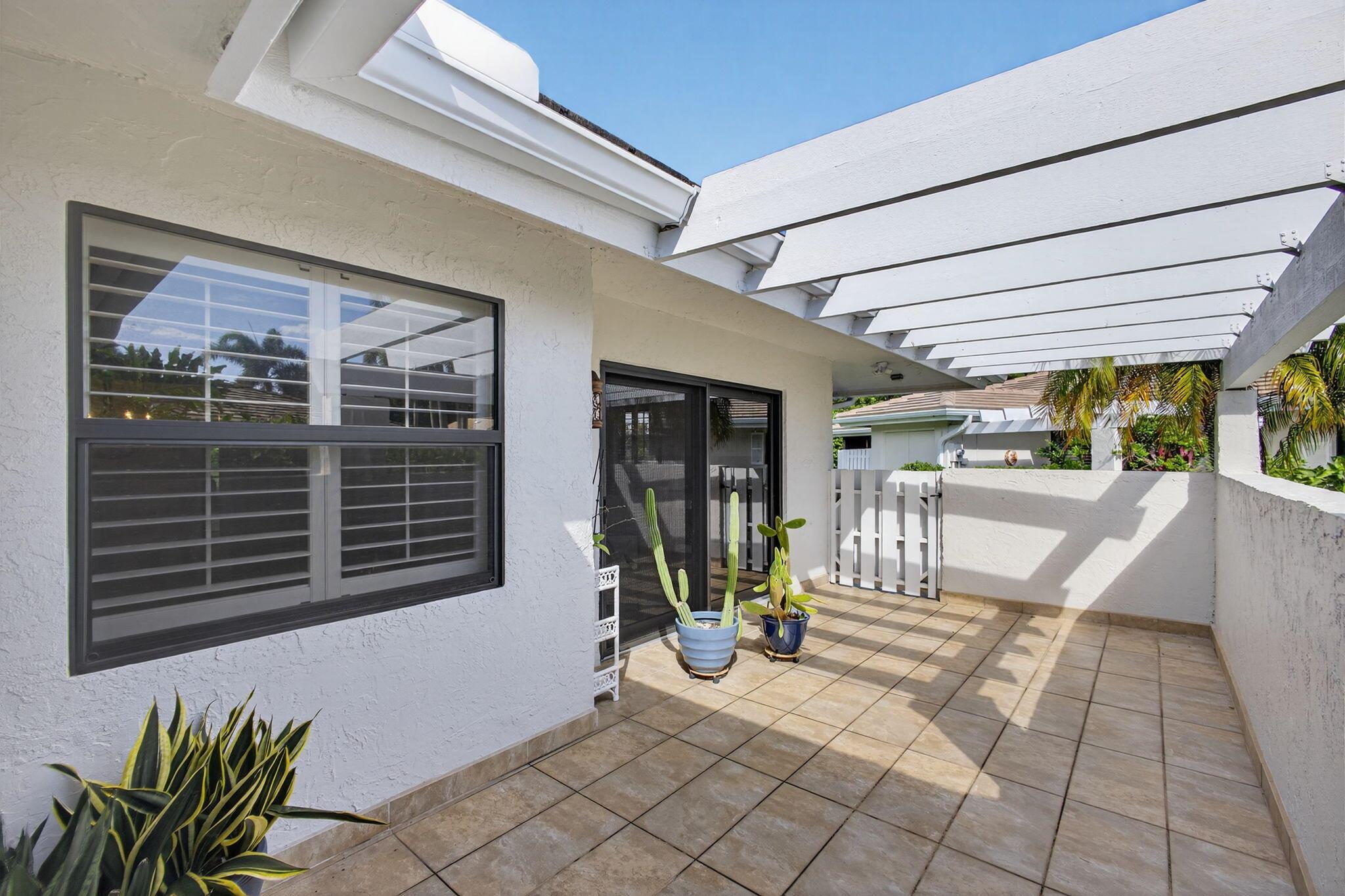 WINDWARD AT JONATHANS LAN - Residential