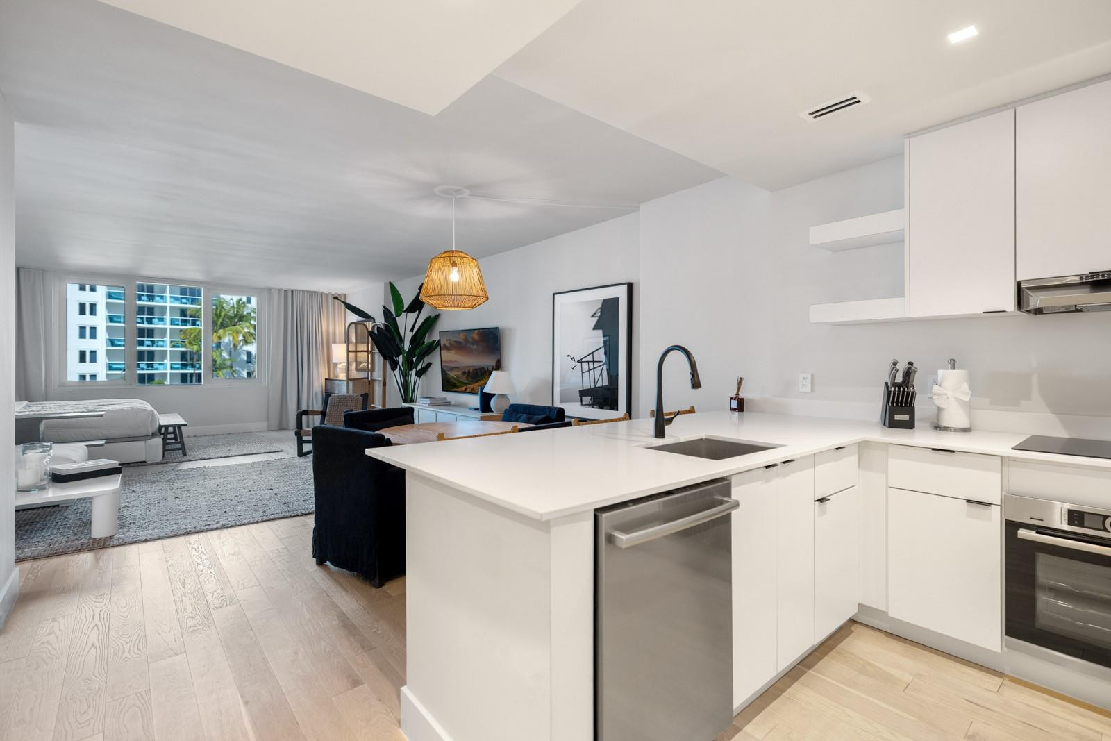 Roney Palace - Residential